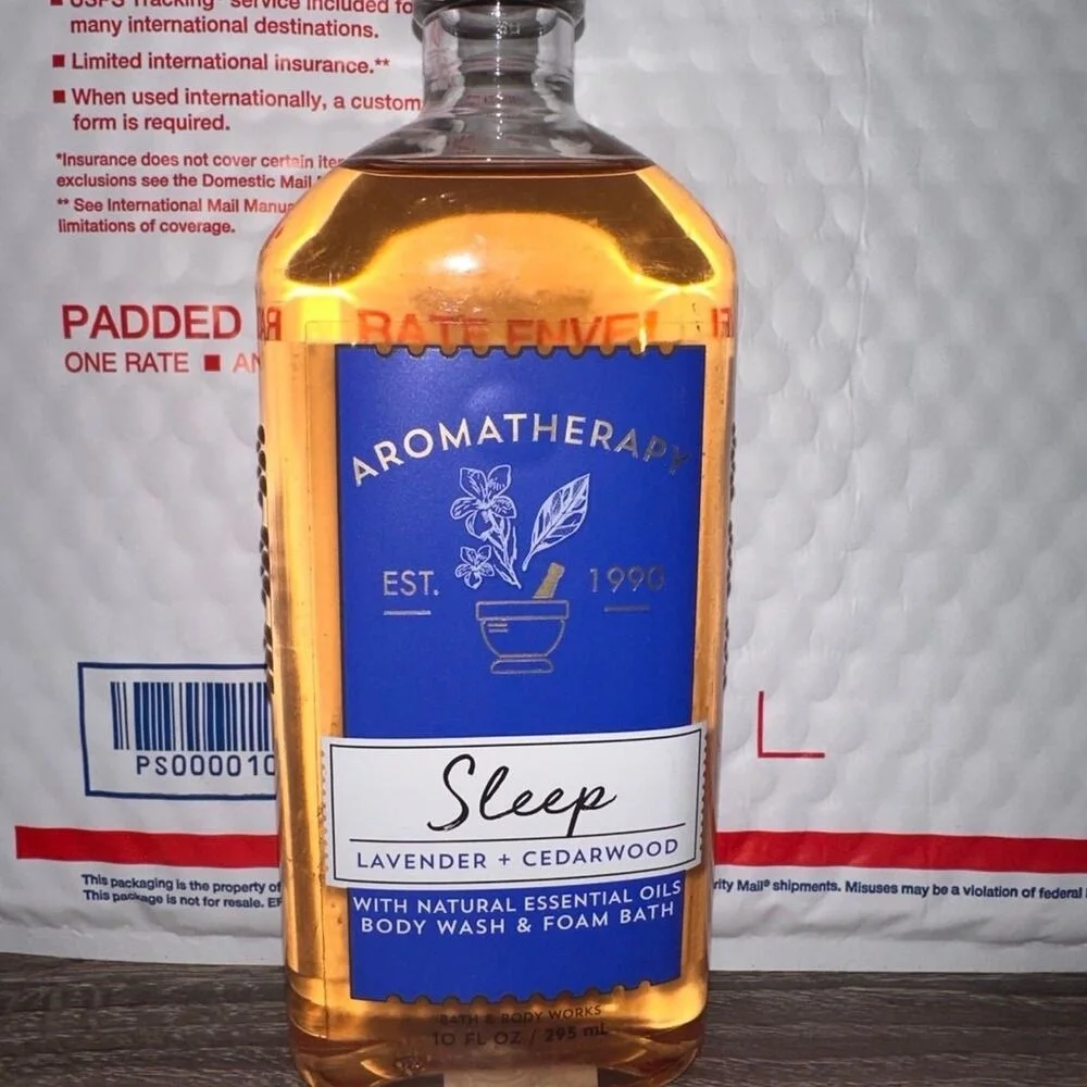 Bath and Body Works Aromatherapy Lavender Cedarwood body Wash Sleep‎